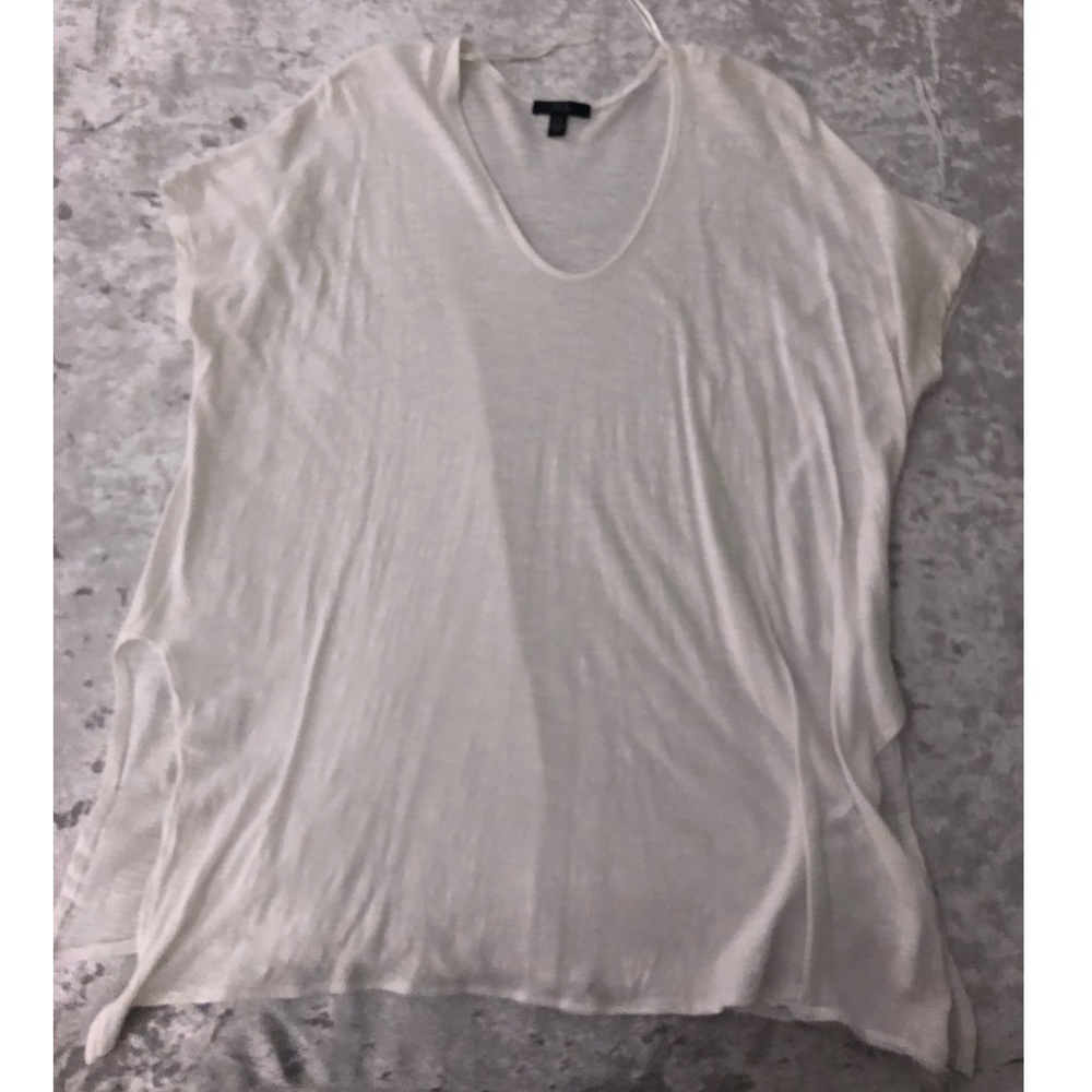 ✨RDI✨ White Top w/multiple was to wear